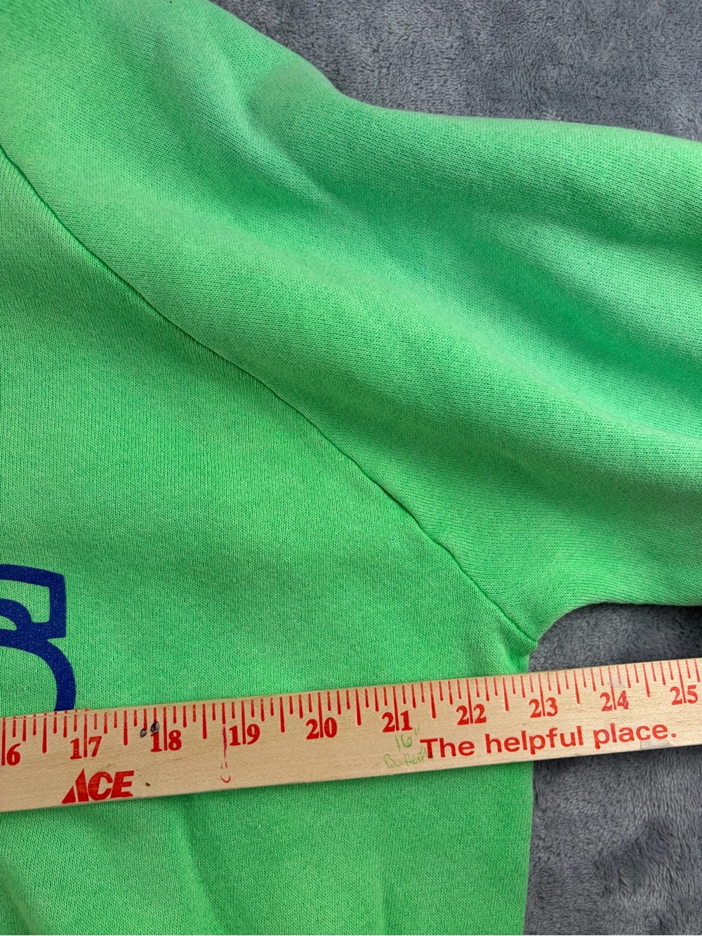 Fruit of the Loom Made IN THE USA Vintage Green Detroit News Crewneck Sweatshirt - Picture 3 of 6